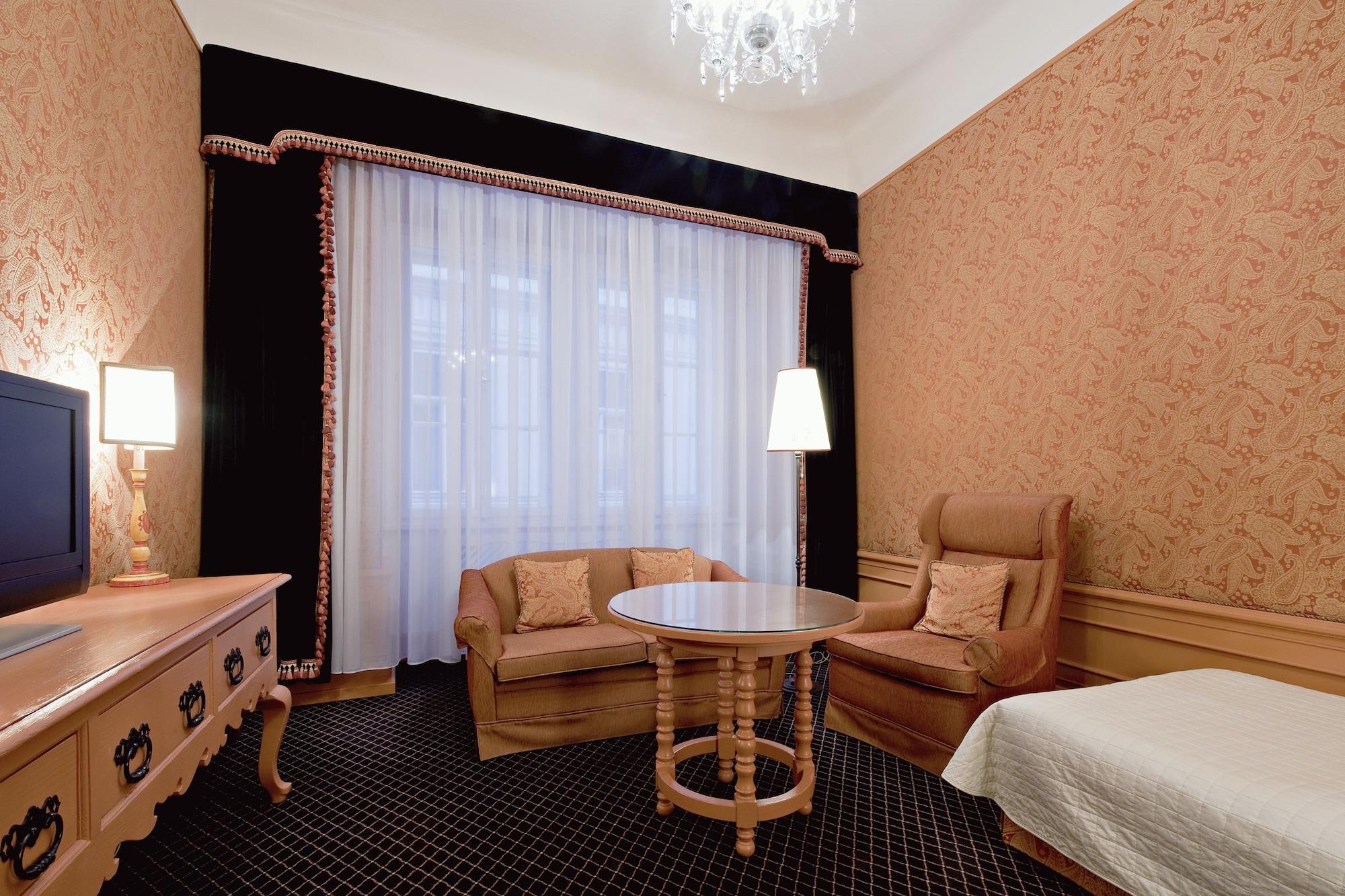 Hotel König Von Ungarn 4*